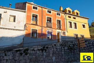 Casa  Cerrillo santiago (p.v.120). Se vende casa en el centro de cuenca, ideal para inversión turís