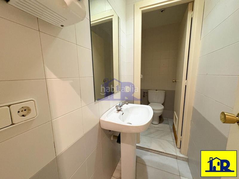 Foto 51d99953-cf27-49d9-a84e-35c83e06fce4. Alquiler oficina se alquila oficina en calle principal., ideal acaemias en Cuenca