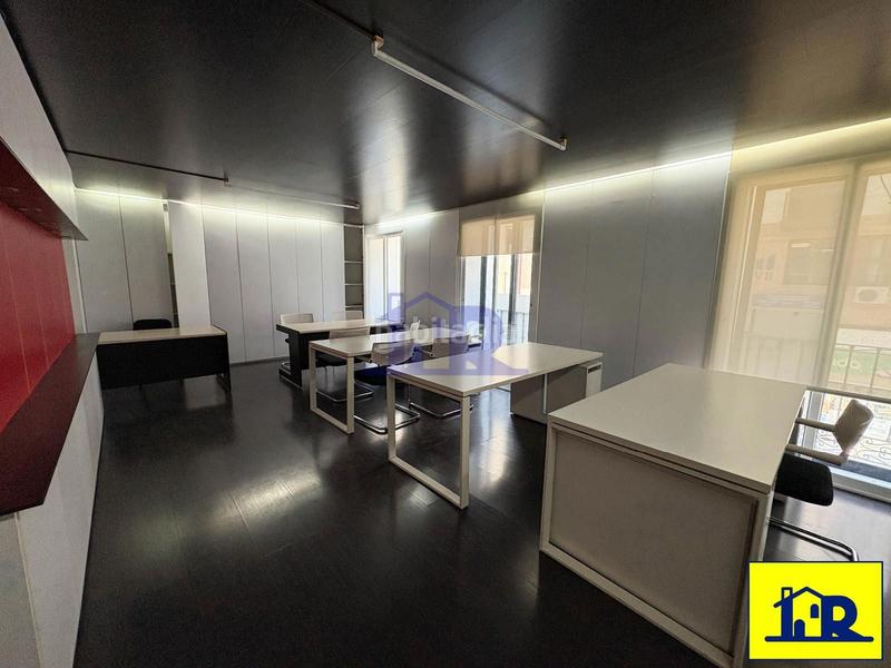 Foto 47fbe6f0-789d-4f78-aa03-8a1facd22688. Location bureau avec chauffage dans Centro Cuenca