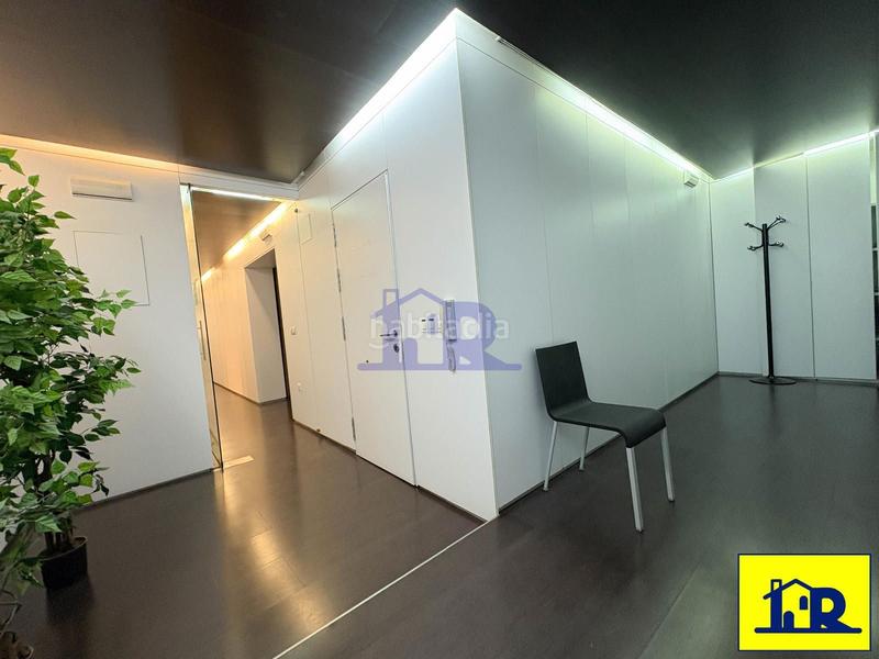 Foto 58b9fb17-9bac-42aa-ba8e-de6a7d69eb67. Location bureau avec chauffage dans Centro Cuenca