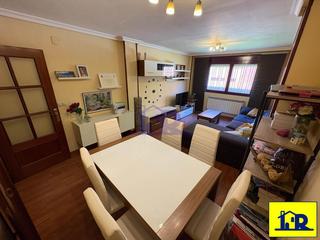 Pis  Angeles gasset (p.v.4). Se vende vivienda 3 dormitorios zona parquesol. garaje y trasero