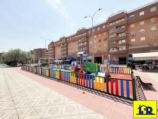 Piso  Rey juan carlos i ( pv 37). Se vende piso villaluz, 3 dormitorios, 2 baños. garaje y traster