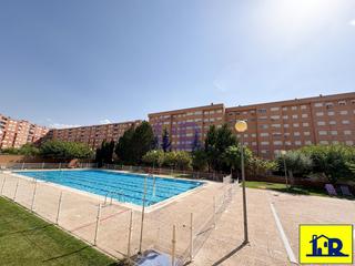 Appartement  Notburga de haro (p.v.51). Se vende vivienda en residencial con piscina. 3 dormitorios.