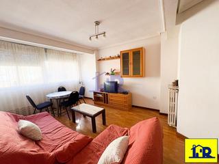 Etagenwohnung  C/. alicante 2.  altura 2 letra e (p.v.40). Se vende piso céntrico en calle alicante.