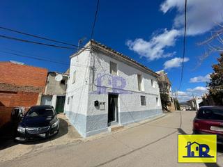 Casa  (p.v.55) constitución. Se vende casa en villalba de la sierra. dos  plantas.  120 m2 ap