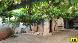 Maison  Fausto culebras. Se vende casa con patio en gascueña a 56 km de cuenca