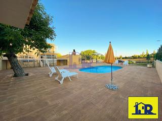 Reihenhaus  Arcos de la cantera. Se vende casa con parcela y piscina muy próxima a cuenca.