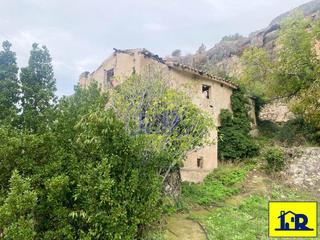 Maison à Casco Histórico. Hocino con terreno y edificaciones en la hoz del huécar  cuenca