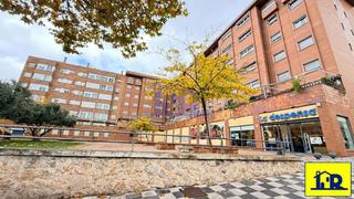 Affitto Appartamento  Huesas del vasallo. Piso amueblado con garaje y trastero en siglo xxi