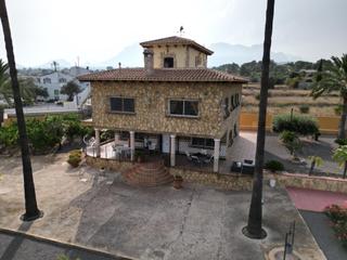 Apartment in Pueblo-Ubanizaciones. Chalet en venta en urbanizaciones