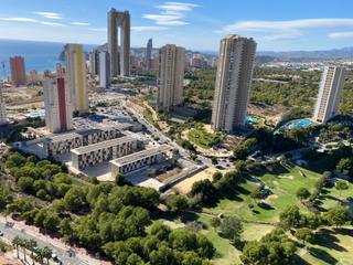 Apartament a Via Parque. Piso en venta en centre