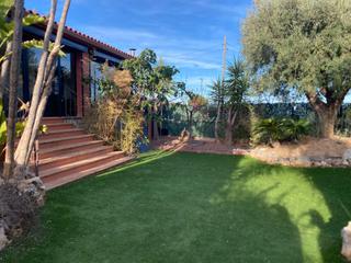 Xalet a San Rafael - Nucia Park. Venta de una amplia villa en lalfàs del pi