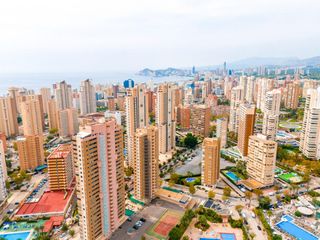 Pis a Levante Alto. Piso en venta.  levante benidorm  piscina,parking cerca de la pl