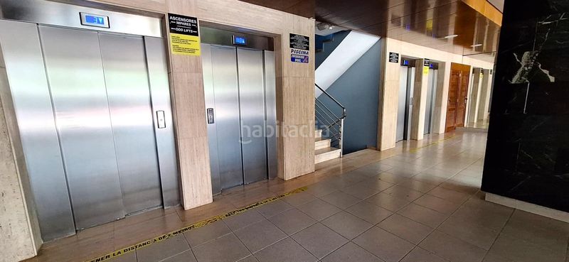 Foto e470c31a-3677-46c6-a43e-9bd6f9432c1b. Pis amb aparcament piscina a Levante Alto Benidorm