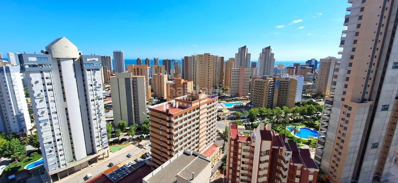 Foto fb0e28fd-6dce-4f7b-a199-c66e4f6112c5. Pis amb aparcament piscina a Levante Alto Benidorm