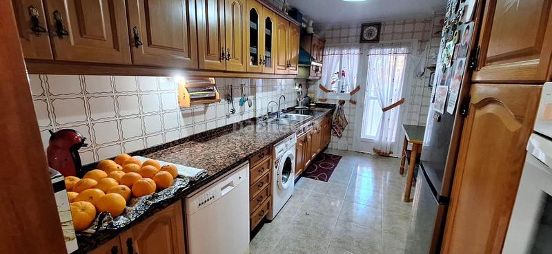 Foto 0010e4ff-e7a7-46e9-ad29-9d15540c2833. Appartamento con riscaldamento parcheggio piscina in Benidorm