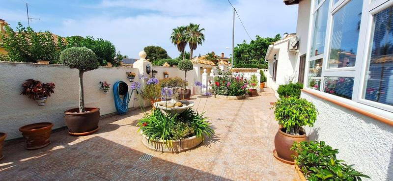 Foto 0c6ffd1c-700f-4e59-a09e-28edda85a027. Chalet  en rincon de loix llano. en Rincón Bajo Benidorm