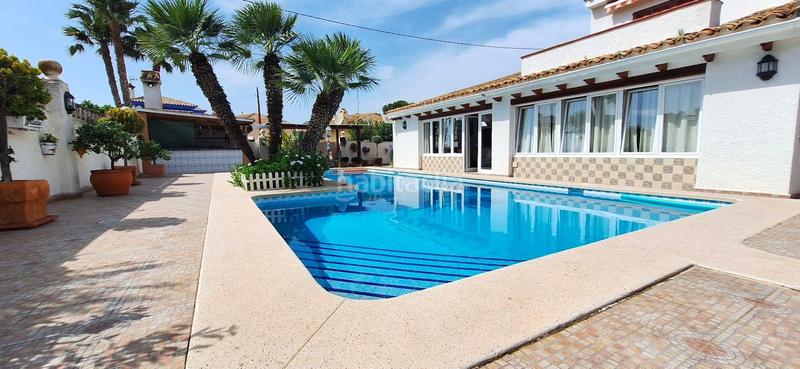 Foto 33139570-cc56-4a70-ba88-14705b8a953f. Chalet  en rincon de loix llano. en Rincón Bajo Benidorm