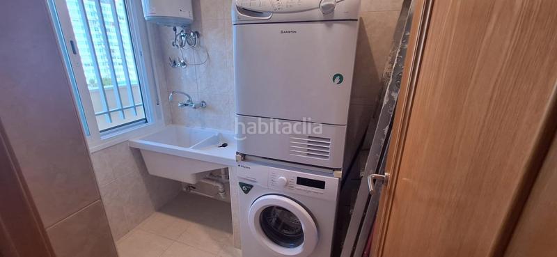 Foto 1327f8d5-864f-42a8-adaa-5808a421fee5. Alquiler apartamento alquiler anual con vistas al mar en Benidorm