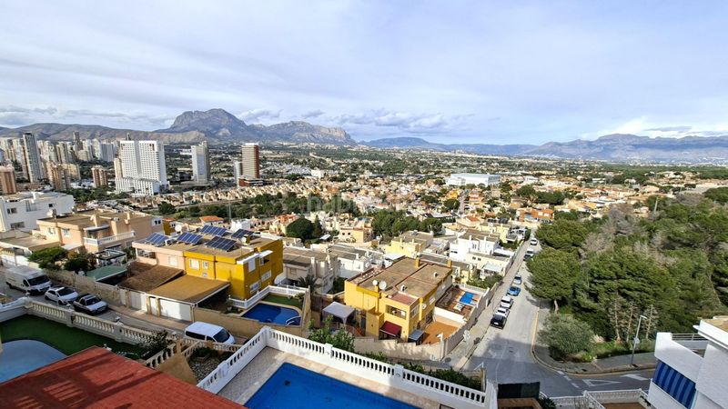 Foto 509e943b-2c6e-4ad1-9408-33b7c0b6f0f3. Xalet amb aparcament piscina a Sierra Helada Benidorm
