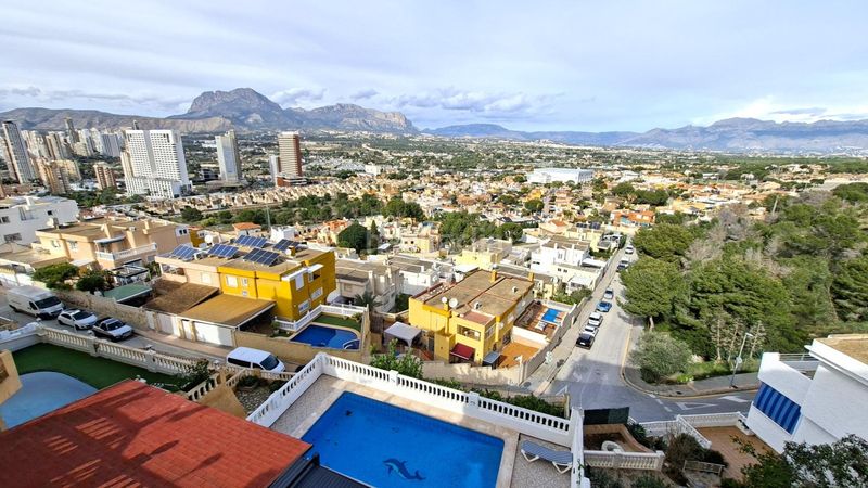 Foto a84ab80e-4ef9-4965-a2a3-bb83f0e8beed. Xalet amb aparcament piscina a Sierra Helada Benidorm