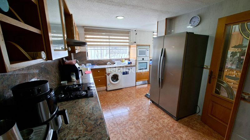 Foto ede02751-d915-4e18-b26e-d801b18a0f79. Xalet amb aparcament piscina a Sierra Helada Benidorm