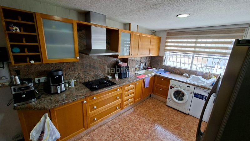 Foto f32c431c-5e89-4e68-bd1f-b8554944b229. Xalet amb aparcament piscina a Sierra Helada Benidorm