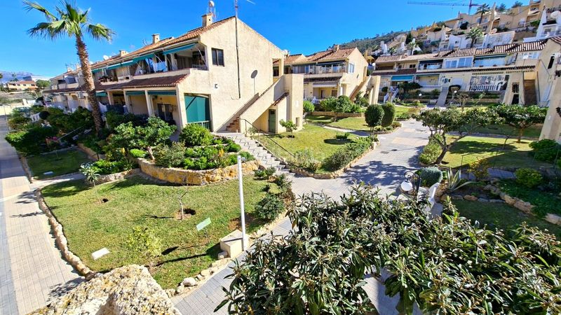 Foto 7a0e526c-2169-49a9-b8d4-85a42fc9e98e. Lloguer apartament amb aparcament piscina a Sierra Helada Benidorm