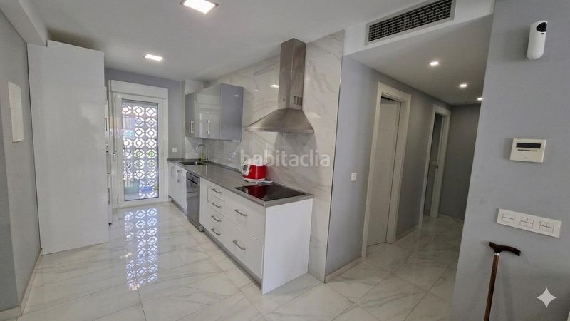 Foto b4cb08be-6492-4a0d-ae55-03f1a2327af0. Pis amb aparcament a Playa Levante Benidorm