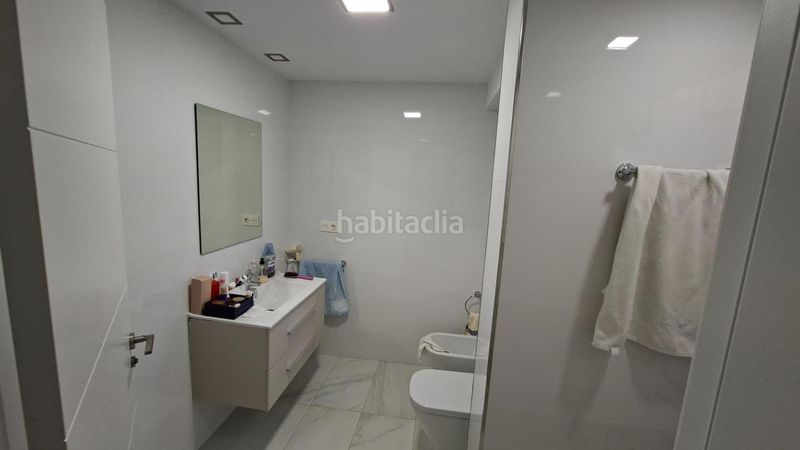 Foto c583d3c4-a7f8-4ffd-9b82-e86361b775d2. Pis amb aparcament a Playa Levante Benidorm