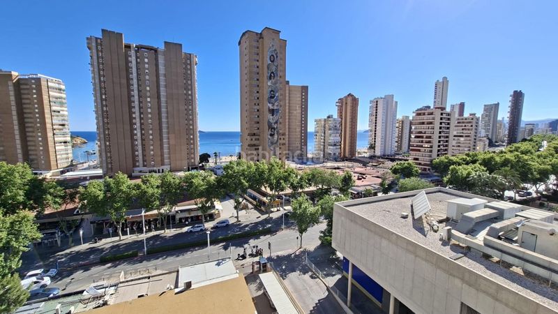 Foto 0f39513d-fd8c-4149-988c-d4a455dc59e6. Pis amb aparcament piscina a Playa Levante Benidorm