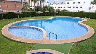 Pis a Rincón Bajo. Piso con parking en propiedad y piscina comunitaria