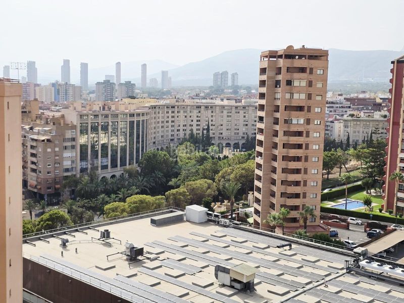 Foto 67ac297d-6507-4b9c-a614-2824a9d0aea5. Apartament amb aparcament piscina a Juzgados - Plaza de Toros Benidorm