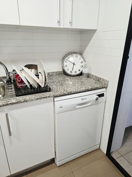 Foto 764f1b52-2d3e-441f-a843-e7415a334125. Apartament amb aparcament a Colonia Madrid Benidorm