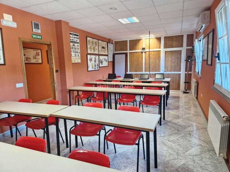 Foto 4a6b40ef-a183-417f-a6e5-9ee145bbccc9. Location local commercial dans Lousame