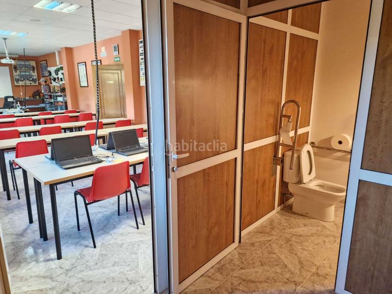 Foto a69b6df4-eb53-415a-85d1-5c2a59f90f63. Location local commercial dans Lousame