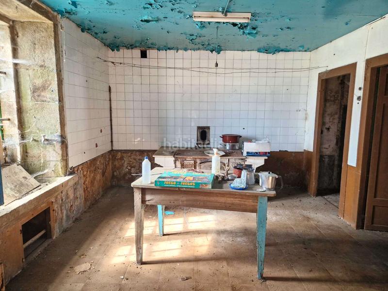 Foto b9635054-f02a-4004-8b1a-f4d353506fc2. Casa amb aparcament a Brión