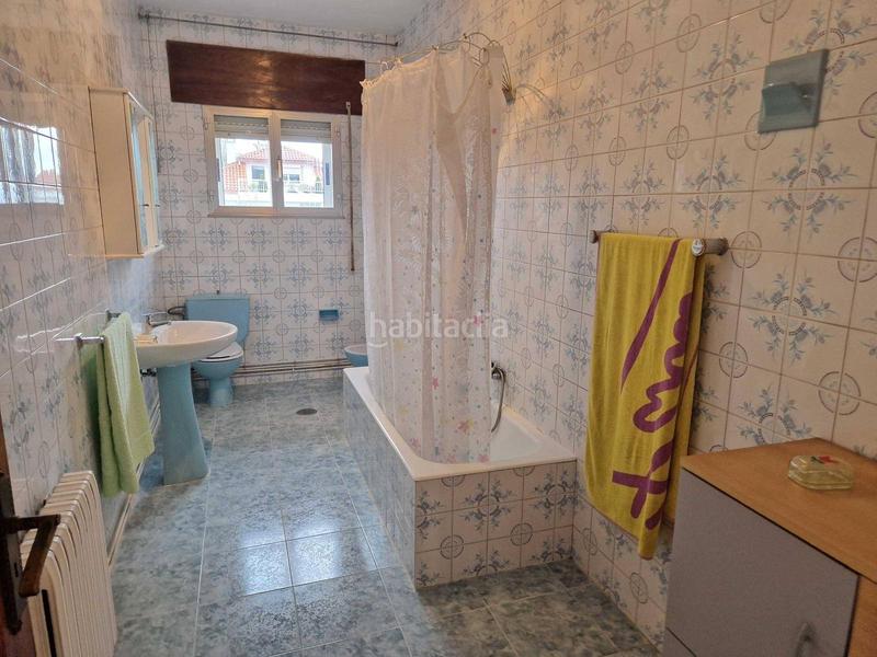 Foto df6e9477-2706-4d6c-b687-86f0f27cb9c1. House with heating in O Milladoiro Ames