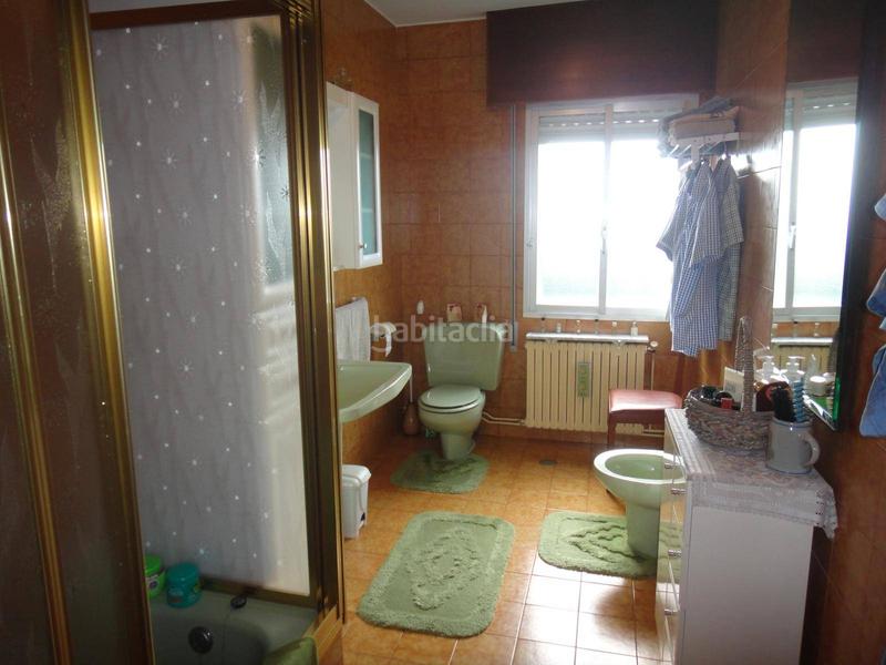 Foto 13c0ce11-2d8c-4fc0-b435-8f0bb297581c. Casa amb aparcament a Ordes