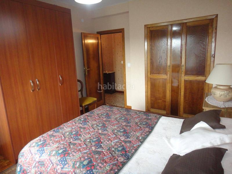 Foto 4073935d-fe90-4937-b39f-353da4ba793f. Casa amb aparcament a Ordes