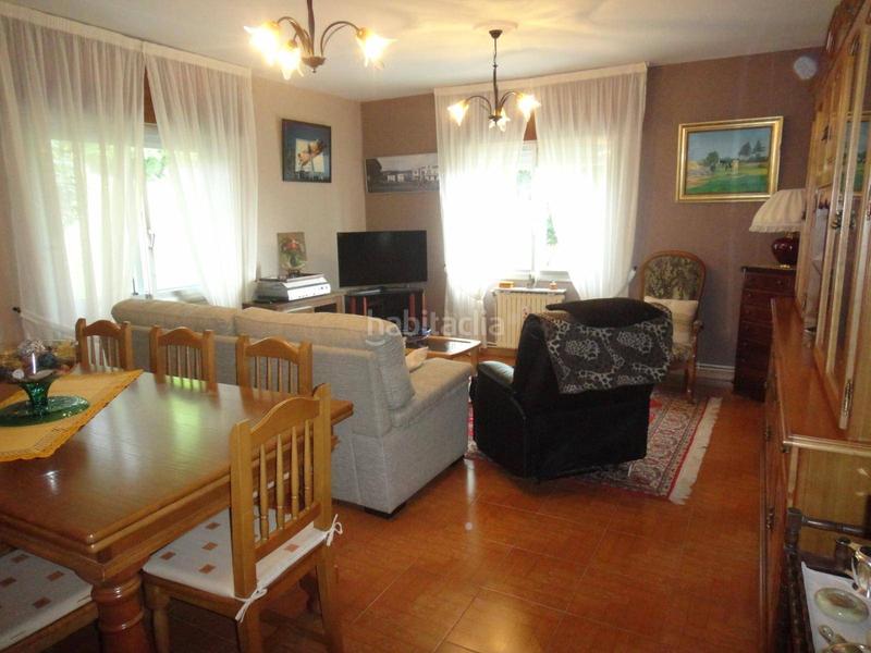 Foto e6ce628d-678d-4226-a320-41d8302367e4. Casa amb aparcament a Ordes