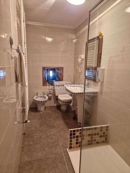 Foto 54737033-0fdd-4168-9a88-3248253374e8. Edificio en Brión