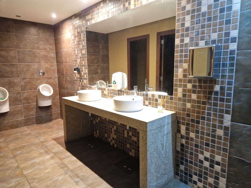 Foto c8e0f3b0-b15c-4273-995a-1c6ddae82571. Edificio en Brión