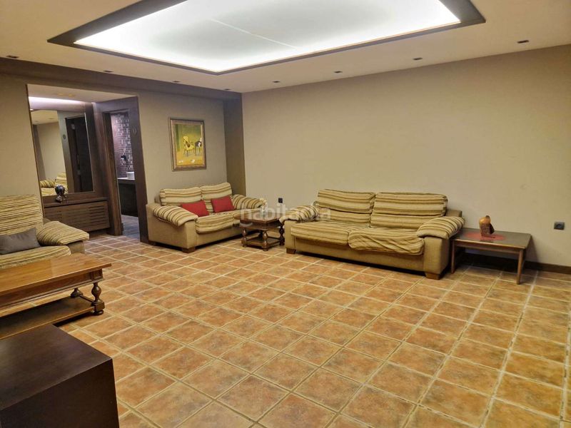 Foto f34e8492-a124-4729-834b-ad8e4c374c10. Edificio en Brión