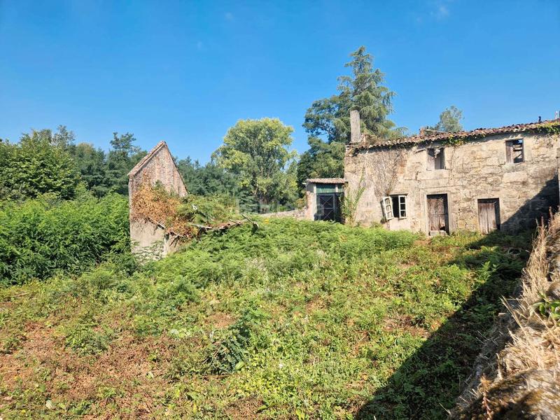 Foto d4c8425c-9340-40c3-96f2-37fcad76d59b. Maison jumelée dans Brión