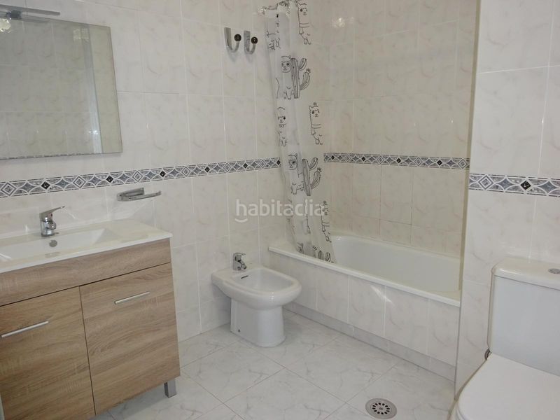 Foto 8a32c82d-406e-4217-919f-d1ca92452721. Flat with heating in Rois