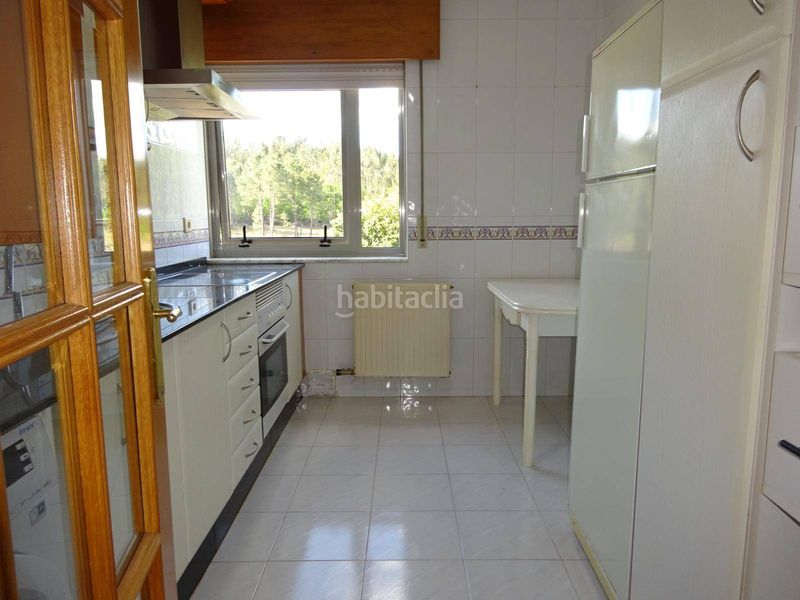 Foto 227ca4ae-4871-43ff-8ce8-ff818ff6ac9c. Pis amb calefacció aparcament piscina a Brión