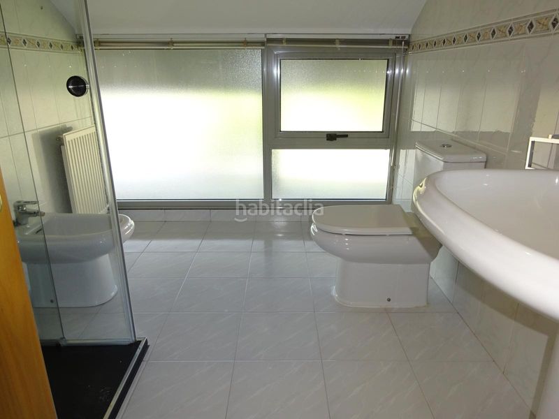 Foto b74cf62c-0dfd-4786-919d-14da8862d537. Pis amb calefacció aparcament piscina a Brión