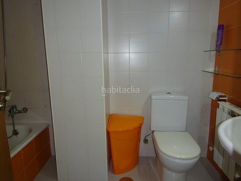 Foto 927a982f-34c4-4023-a389-d98845d2629e. Pis amb calefacció aparcament a Bertamirans Ames