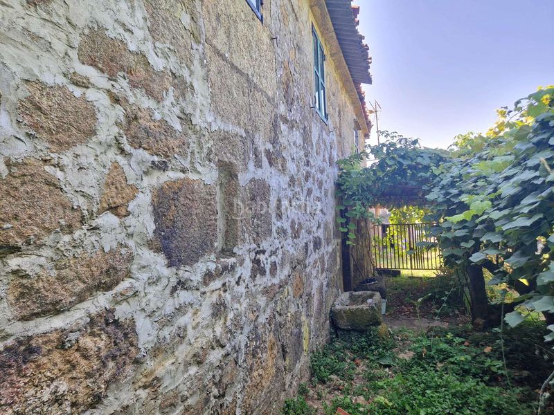 Foto a2e80a81-b2b6-42aa-a89a-7c3295f447dd. Casa adossada amb aparcament a Teo